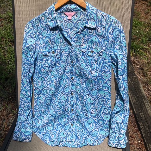 Lilly Pulitzer Chasing Tail Fish Shirt - Picture 4 of 10